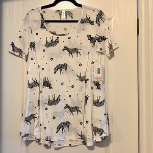 Let’s go safari with this perfect t from lularoe!